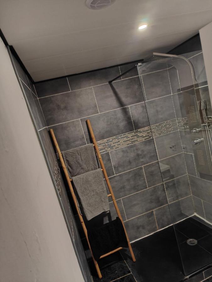 Logement Privatif Avec Jacuzzi Apartment Берг Екстериор снимка